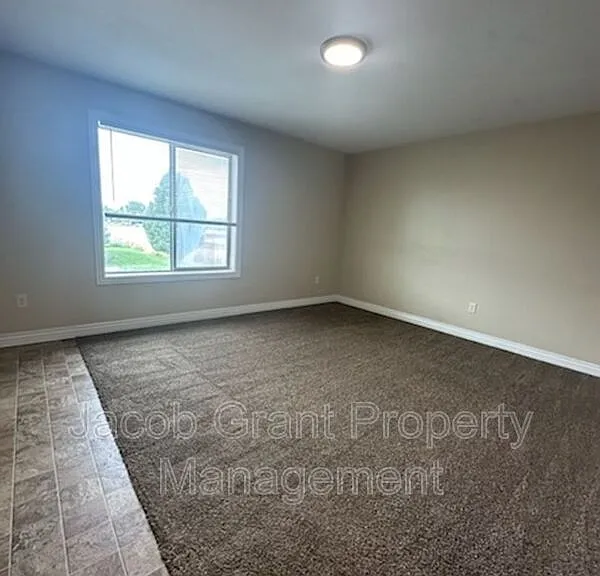 245 Opal Ct #2F — Photo 4