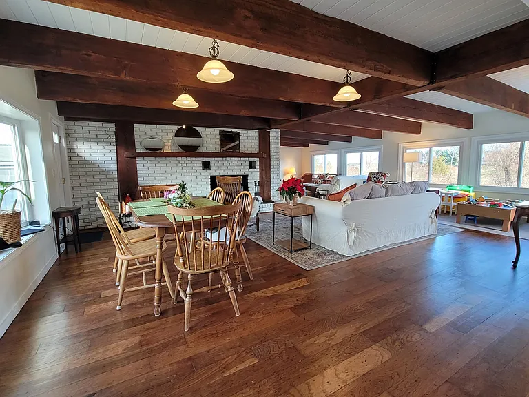 85 Conomo Point Rd — Photo 3