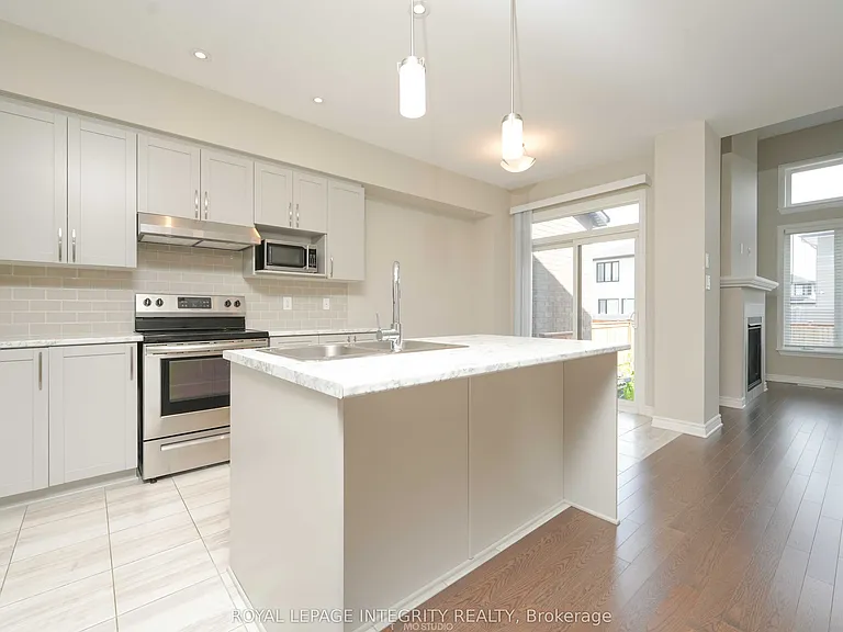 446 Markdale Ter — Photo 11