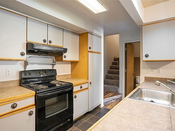 4th image of 23 Jackpine Ct