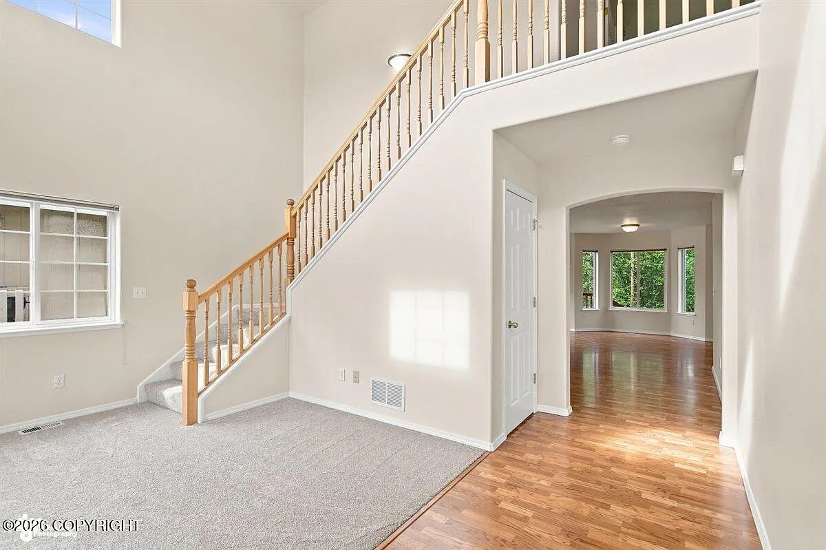 4 bed, 2.5 bath, 1981 sqft, $3,200 — Photo 3