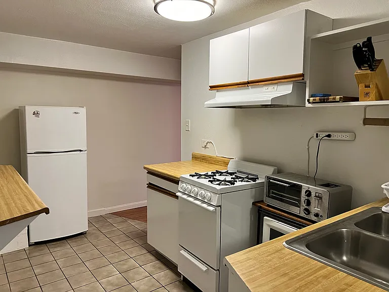 2807 Bush St — Photo 5