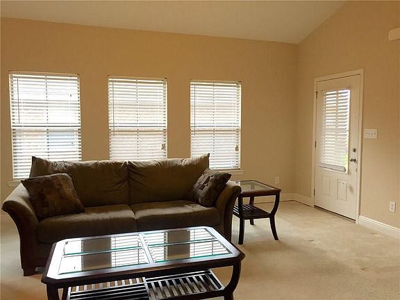 All windows have the large blinds