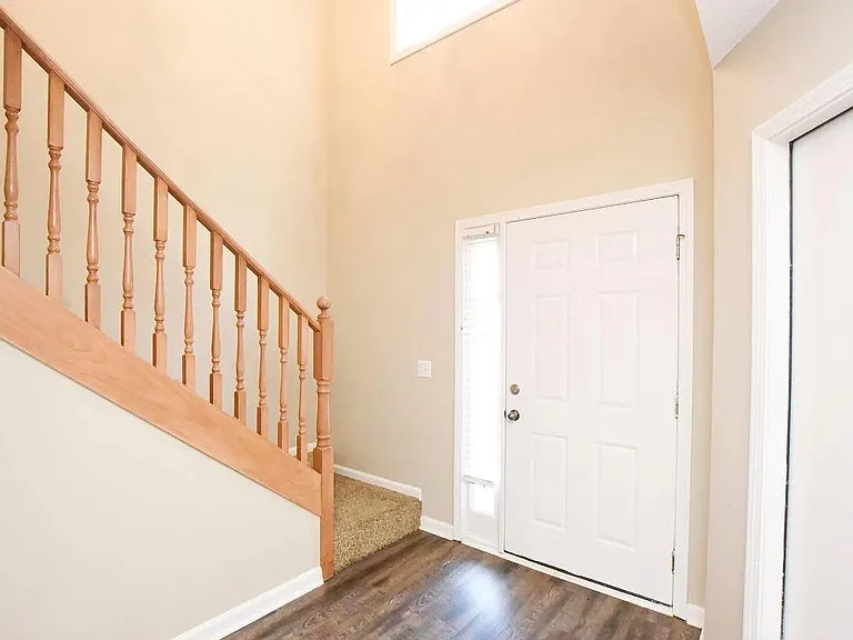 128 Commons Dr — Photo 6