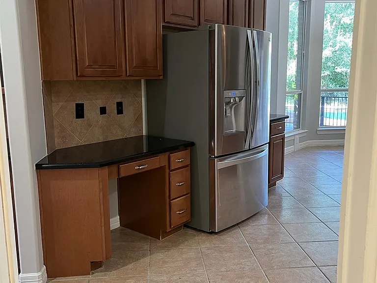 8440 Majestic Lake Ct — Photo 16