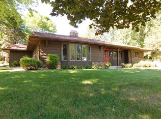 2300 Aquila Ave N, Golden Valley, MN 55427