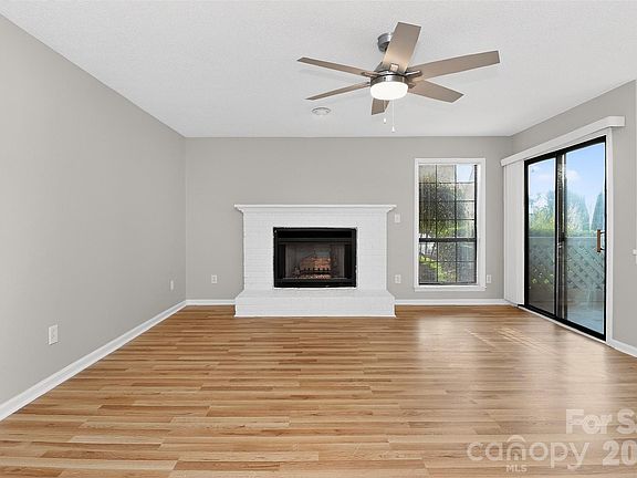 3rd image of 5862 Harris Grove Ln