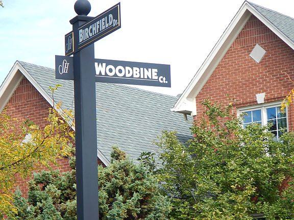 5th image of 3937 Woodbine Ct
