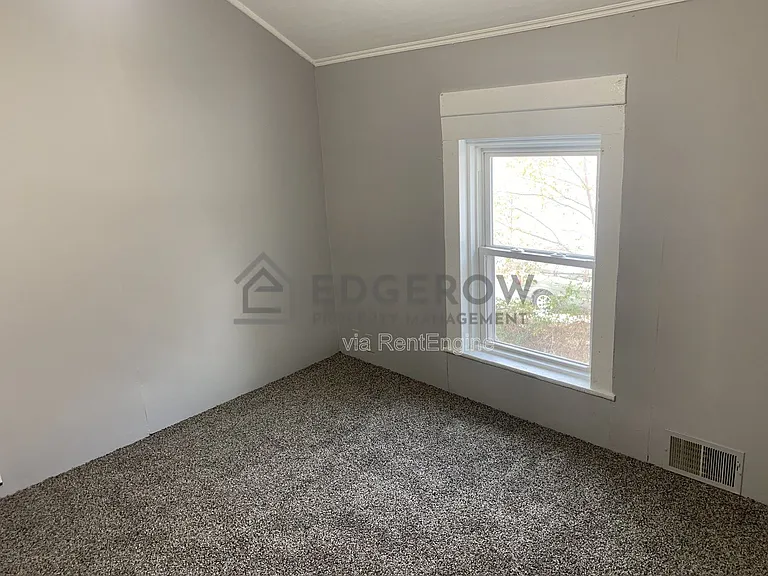 1644 Beidler St — Photo 11