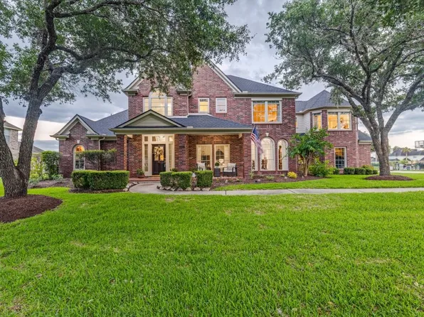 511 Royal Lakes Blvd, Richmond, TX 77469