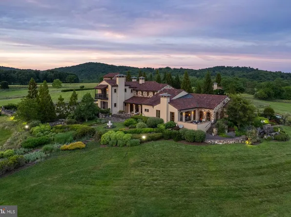 2525 Gibson Ct, Delaplane, VA 20144