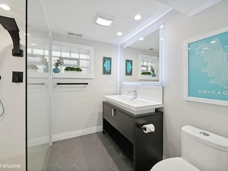 3232 N Troy St — Photo 11