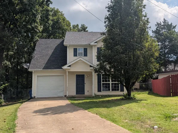 1904 Moon Ct, La Vergne, TN 37086