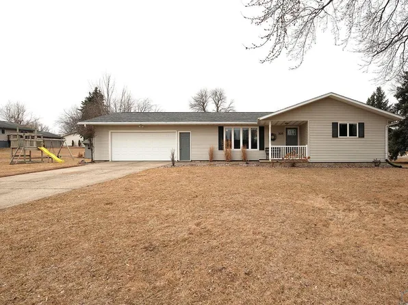 331 6th Ave SE, Sioux Center, IA 51250
