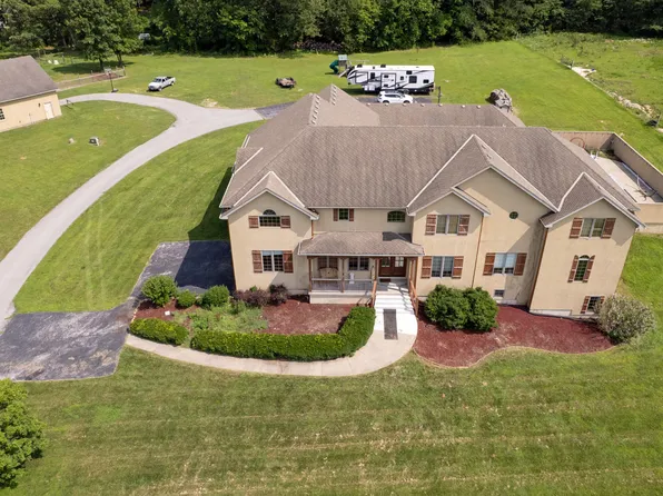 1000 Golf Course Road, Marshfield, MO 65706