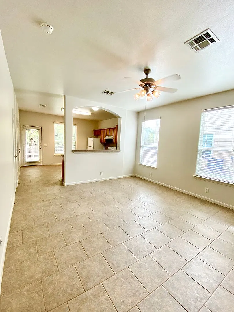 Austin Duplex Available for lease — Photo 4