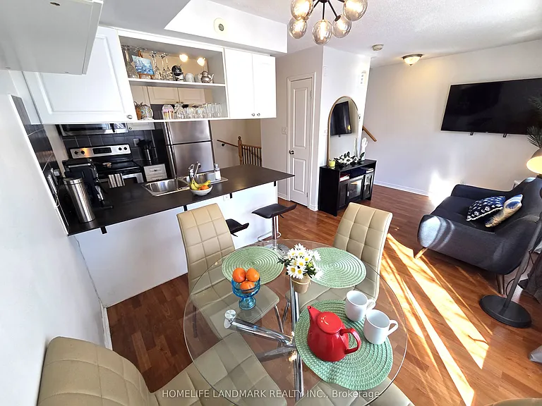 74 Munro St #2 — Photo 12