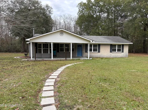 5809 Kings Rd, Moss Point, MS 39563