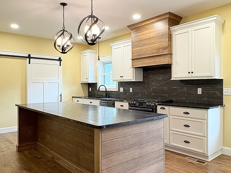 925 Clifton Church Rd — Photo 8