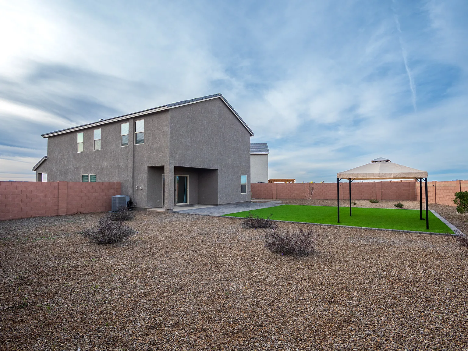 5 bed, 2522 sqft, $2,575 — Photo 3