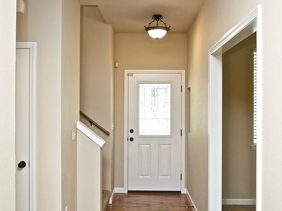 2nd image of 7521 Columbia Way NE