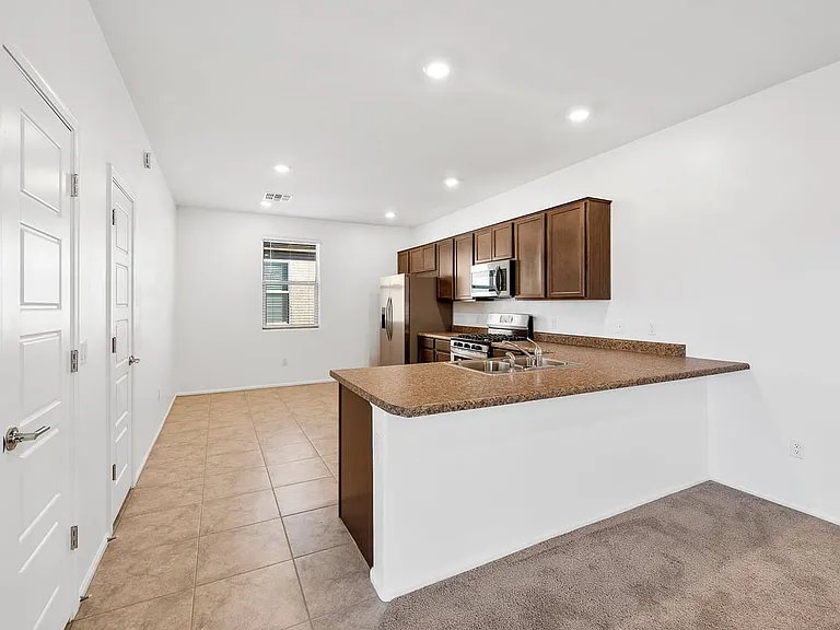 6330 S Crescent Peak Dr — Photo 5