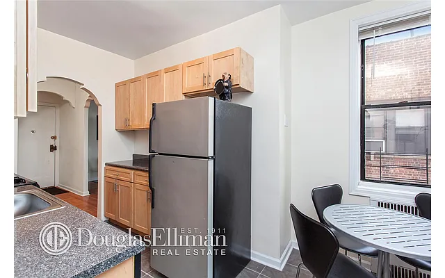 Sold by Douglas Elliman | media 25