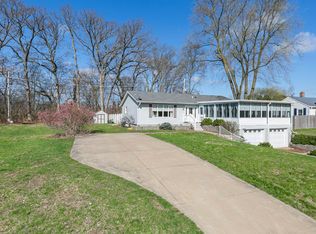3215 53rd St, Moline, IL