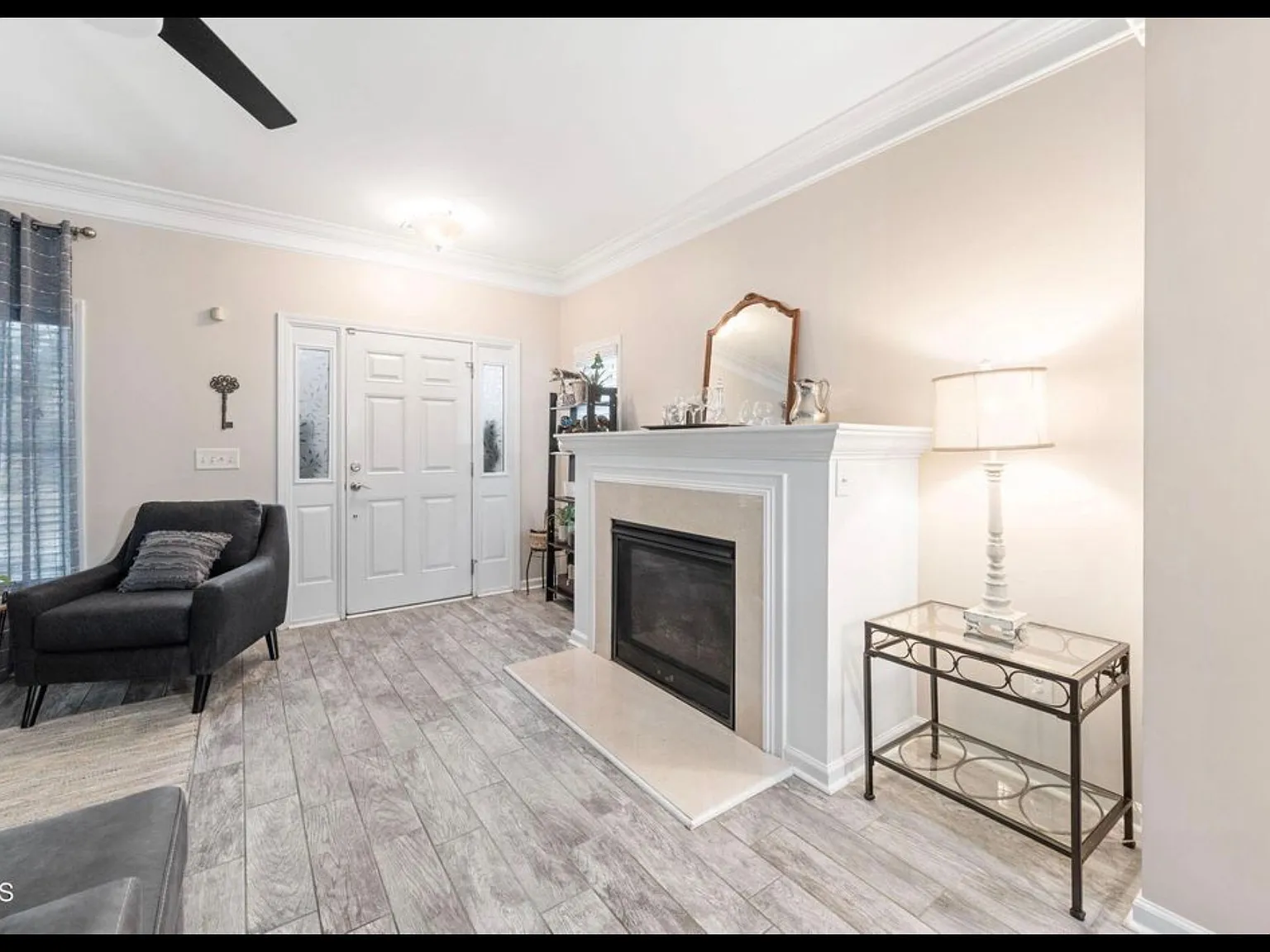 3 bed, 2488 sqft, $2,595 — Photo 4