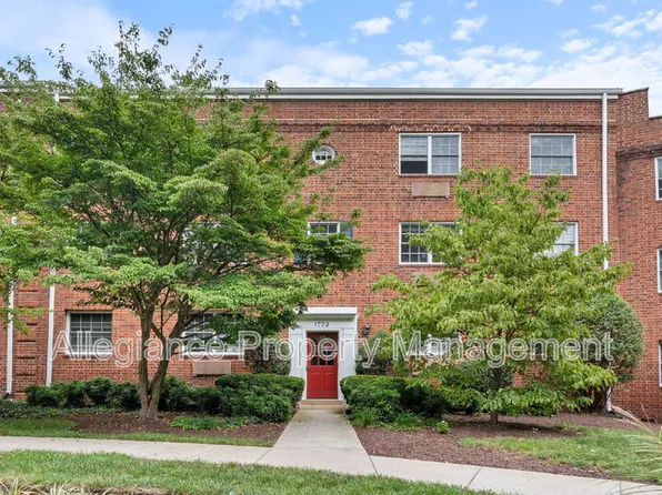 1732 W Abingdon Dr APT 301, Alexandria, VA 22314