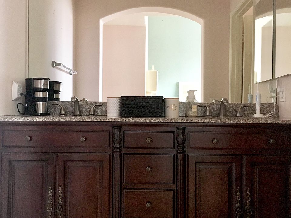Dual sink in master bath