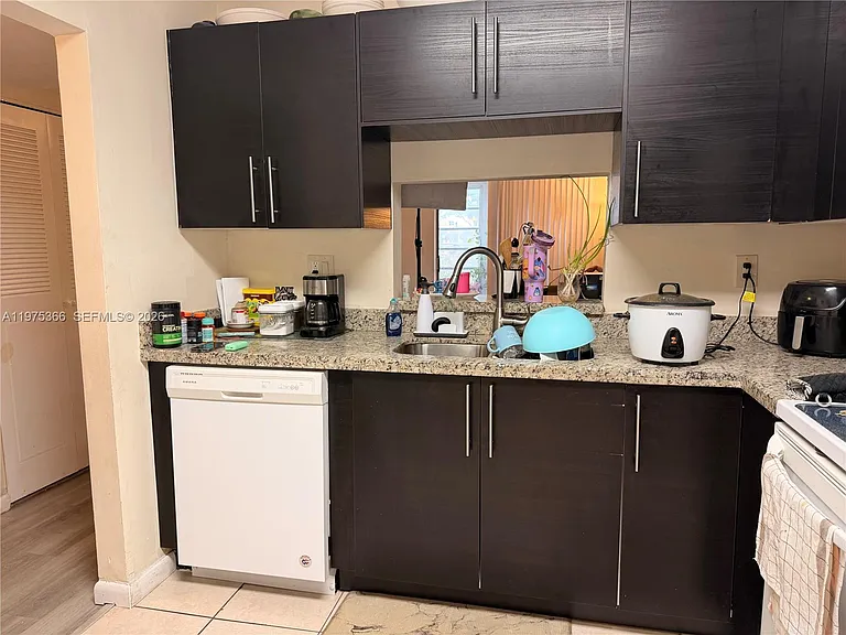 1800 SW 81st Ave #1100 — Photo 7