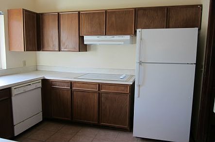 3rd image of 10818 NE 47th St