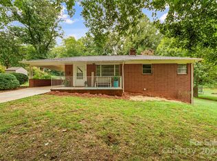 101 Louise St, Morganton, NC 28655