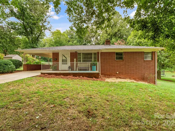 101 Louise St, Morganton, NC 28655