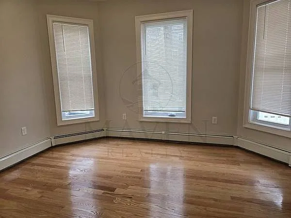 60 Hawthorne St #2 — Photo 4