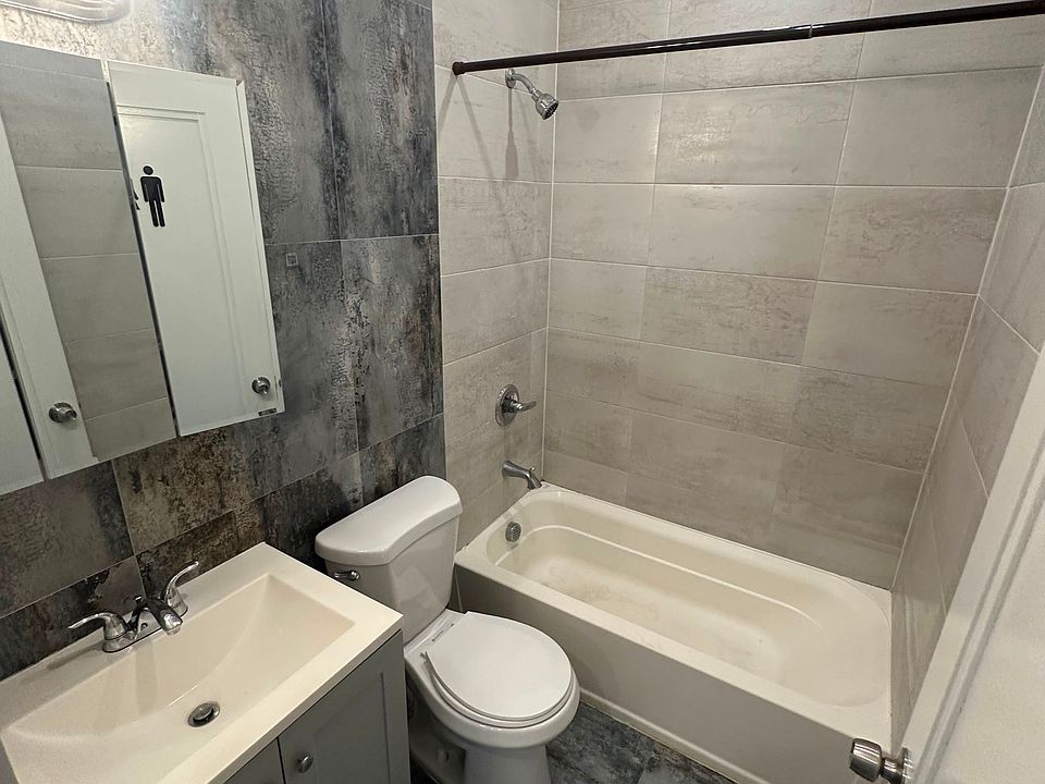 2nd image of 535 Hawthorne Ave #306A
