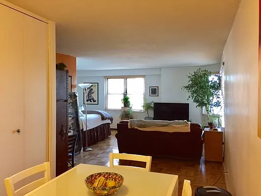 Sold by Real Estate Investors Group LLC | media 5