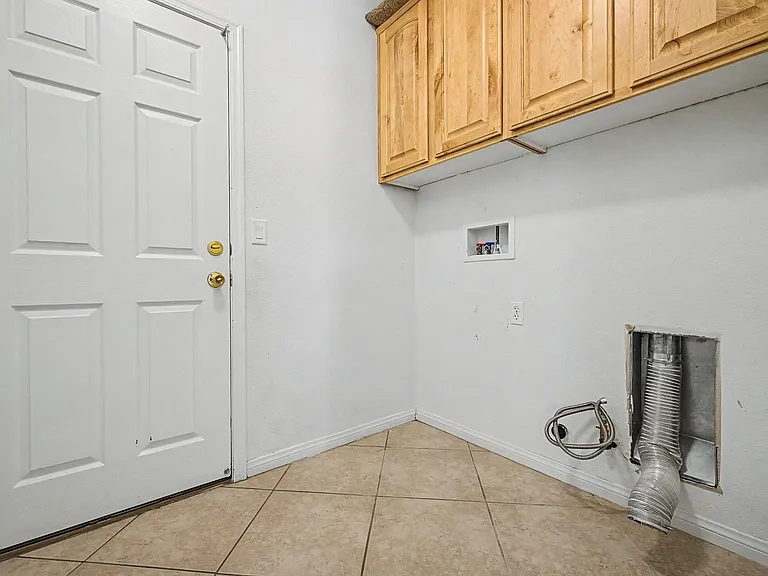 4204 Lower Saxon Ave — Photo 33