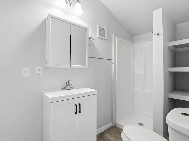 22600 Middlebelt Rd #D13 — Photo 11