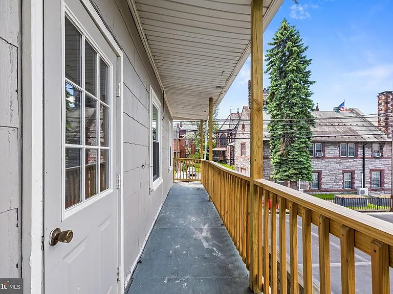 531 Walton St #4 — Photo 9