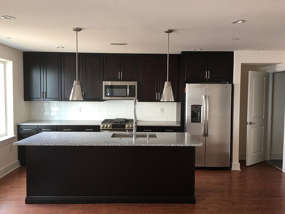 1st image of 1213 N Randolph St #5