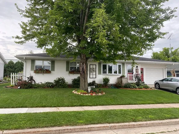 623 Pioneer Ave, Waupun, WI 53963