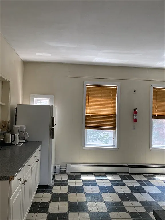3 bed, 1350 sqft, $3,500 — Photo 3