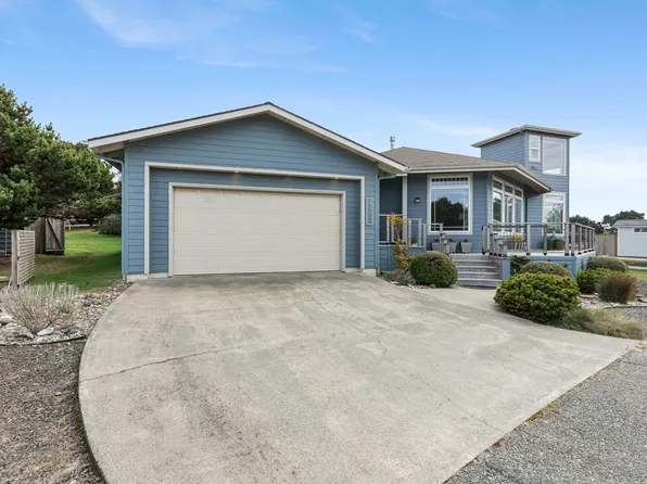 3868 Grant Pl, Bandon, OR 97411