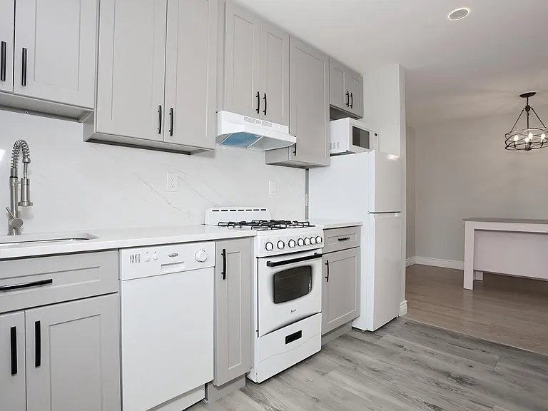 130 Orient Way #3D — Photo 10