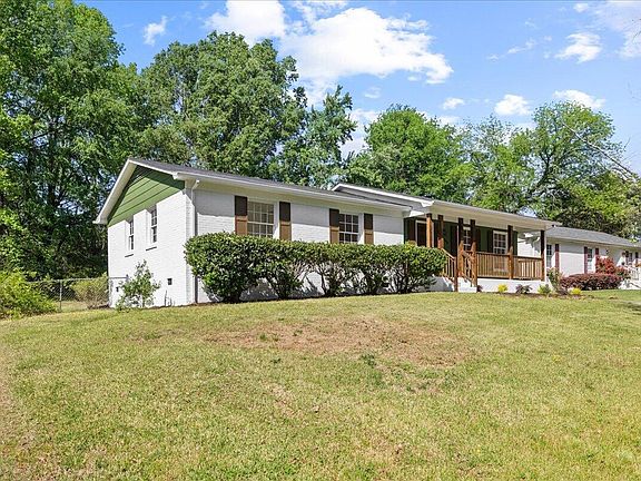 2nd image of 1010 Wyldewood Rd