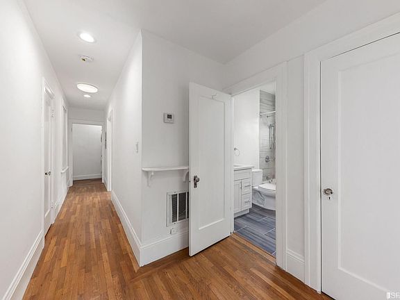 5th image of 1397 Vallejo St #1399
