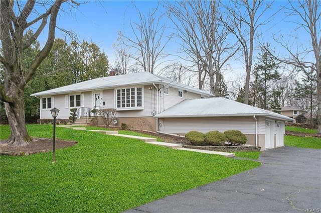 1st image of 24 Woodside Dr