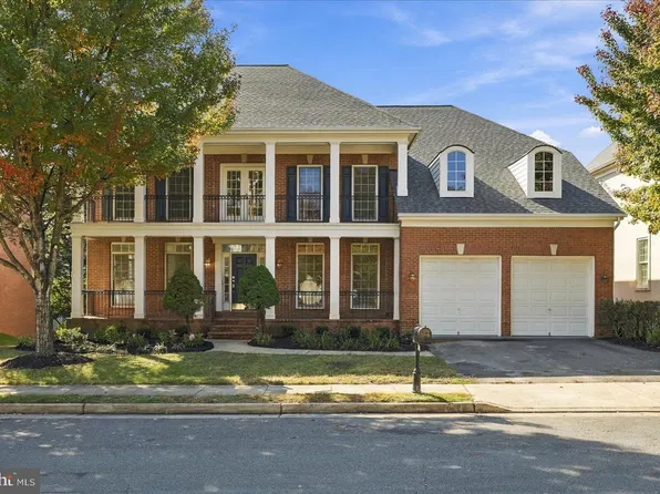 3848 Farr Oak Cir, Fairfax, VA 22030
